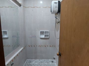 KOST KOS KOSAN Kelapa Nias Kelapa Gading dekat Mall Kelapa Gading Kamar Besar WC Luar