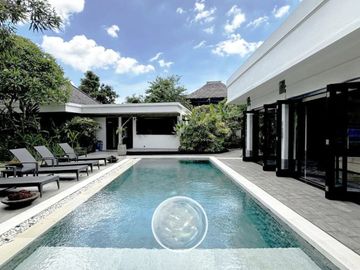 Rumah Sanur Bali dekat Pantai Padang Galak