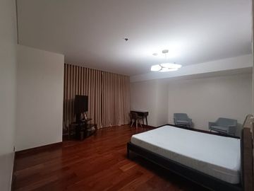 3BEDROOMS TWO ROXAS TRIANGLE