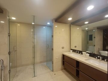 3BEDROOMS TWO ROXAS TRIANGLE