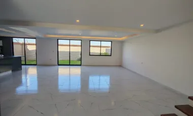 Casa en Venta en Lomas de Angelopolis Zona Azul, Excelente Ubicación con Acabados Premium