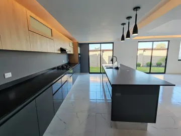 Casa en Venta en Lomas de Angelopolis Zona Azul, Excelente Ubicación con Acabados Premium