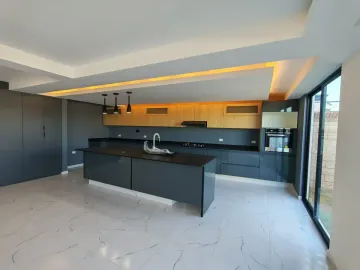 Casa en Venta en Lomas de Angelopolis Zona Azul, Excelente Ubicación con Acabados Premium