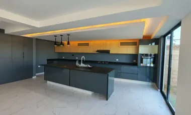 Casa en Venta en Lomas de Angelopolis Zona Azul, Excelente Ubicación con Acabados Premium