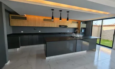 Casa en Venta en Lomas de Angelopolis Zona Azul, Excelente Ubicación con Acabados Premium