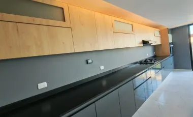 Casa en Venta en Lomas de Angelopolis Zona Azul, Excelente Ubicación con Acabados Premium
