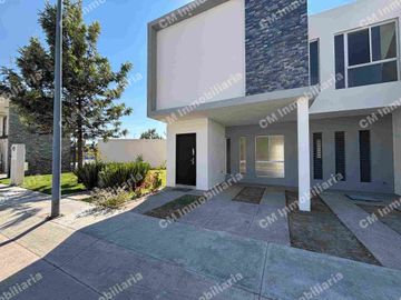 Casa de OPORTUNIDAD en La CANTERA 2