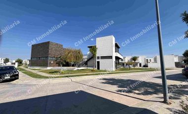 Casa de OPORTUNIDAD en La CANTERA 2
