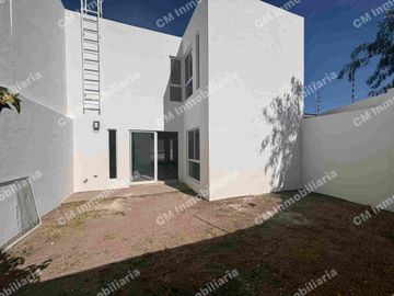 Casa de OPORTUNIDAD en La CANTERA 2
