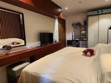 Sunkissed Serenity Escape in a Stylish Unit with Seaside Views