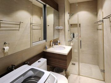 Sunkissed Serenity Escape in a Stylish Unit with Seaside Views