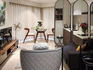 Sunkissed Serenity Escape in a Stylish Unit with Seaside Views