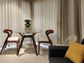 Sunkissed Serenity Escape in a Stylish Unit with Seaside Views