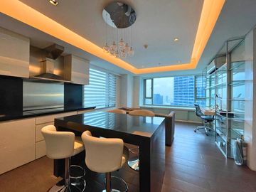 FOR SALE! 1BR with Parking Slot in Alphaland Makati Place, Makati City