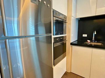 FOR SALE! 1BR with Parking Slot in Alphaland Makati Place, Makati City