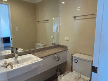 Spacious and Luxurious 3BR Condo for Rent in Legaspi Village Makati - Shang Grand Tower