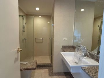 Spacious and Luxurious 3BR Condo for Rent in Legaspi Village Makati - Shang Grand Tower
