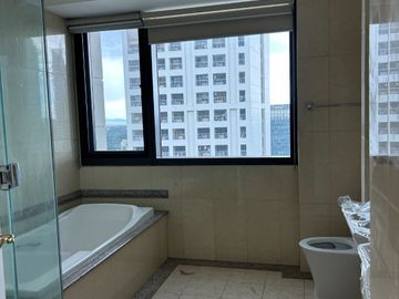 Spacious and Luxurious 3BR Condo for Rent in Legaspi Village Makati - Shang Grand Tower