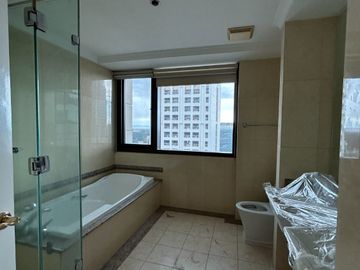 Spacious and Luxurious 3BR Condo for Rent in Legaspi Village Makati - Shang Grand Tower