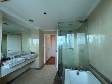 Spacious and Luxurious 3BR Condo for Rent in Legaspi Village Makati - Shang Grand Tower