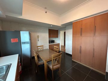Spacious and Luxurious 3BR Condo for Rent in Legaspi Village Makati - Shang Grand Tower