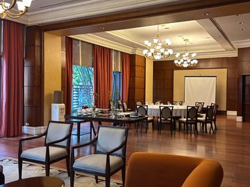 Spacious and Luxurious 3BR Condo for Rent in Legaspi Village Makati - Shang Grand Tower