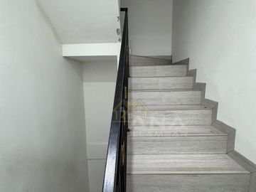 ANA RUMAH LOKASI BAGUS UK 4X15M DI JELAMBAR