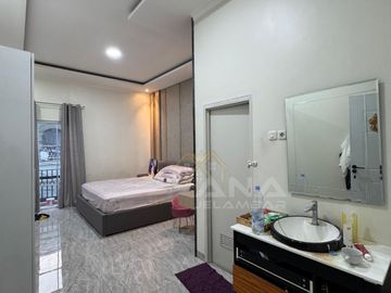 ANA RUMAH LOKASI BAGUS UK 4X15M DI JELAMBAR