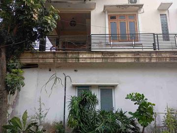 rumah 2 lantai murah grande karawaci luas tanah 168 m