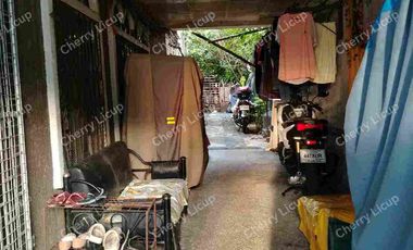 Lot with Old House (Lot Value) @9th Ave. Cubao