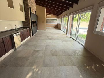 VENTA CASERON EN INMEJORABLE ZONA YERBA BUENA