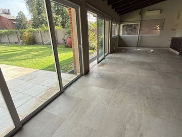 VENTA CASERON EN INMEJORABLE ZONA YERBA BUENA