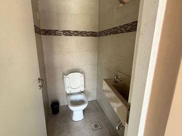 VENTA CASERON EN INMEJORABLE ZONA YERBA BUENA