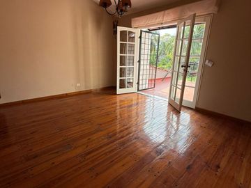 VENTA CASERON EN INMEJORABLE ZONA YERBA BUENA