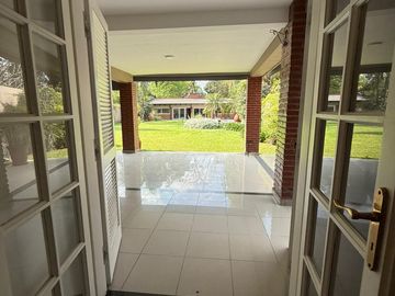 VENTA CASERON EN INMEJORABLE ZONA YERBA BUENA