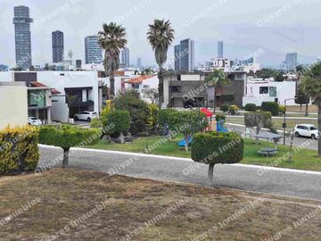 CASA EN VENTA CLUSTER 888; LOMAS DE ANGELOPOLIS 1, PUEBLA