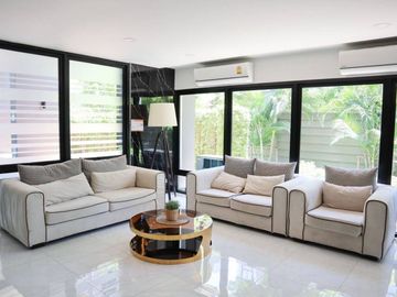 Sell Palm Spring Nimman Royal Condo 2nd Floor