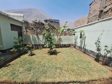 VENTA DE CASA CON JARDIN EN CHOSICA