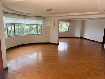 departamento amplio de venta en quito