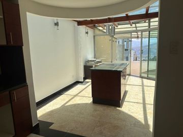 departamento amplio de venta en quito
