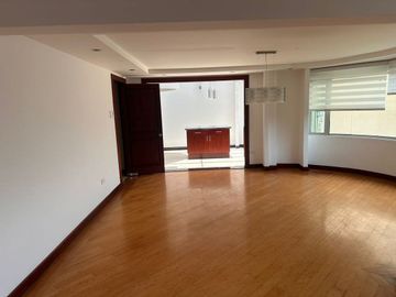 departamento amplio de venta en quito