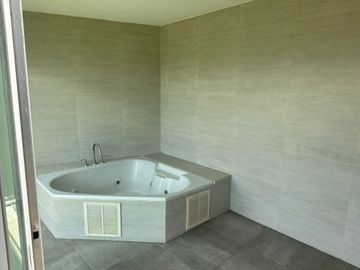 departamento amplio de venta en quito