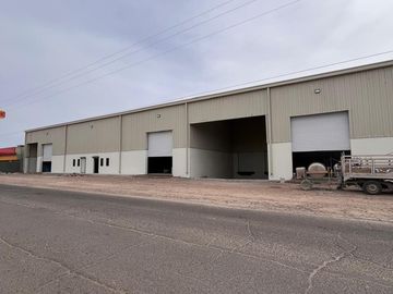 Bodega, al norte de Hermosillo en 📍calle Salamanca esquina con Manzano, col. Amapolas.