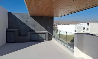 Casa en Venta en Lomas de Angelopolis III, Excelente Opción con Amenidades y Acabados  Premium, Alberca y más