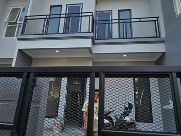 Jual Rumah Baru Modern Minimalis Kencana Loka 12.2 BSD CIty Tangerang Selatan Siap Huni Lokasi Strategis