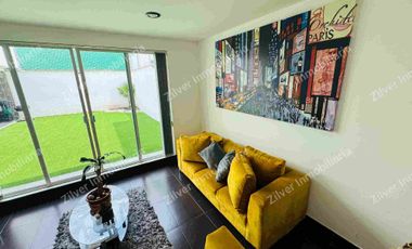 Casa en venta en Lomas del valle, con jardín