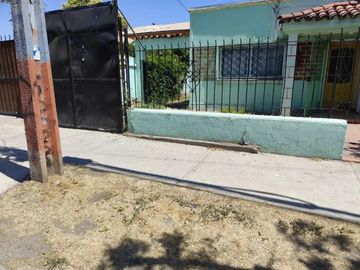 Venta De Casa En Sector De Santiago