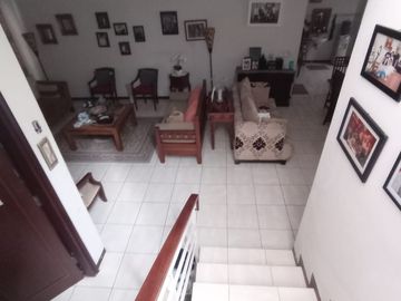 Dijual Rumah di Kota Baru Parahyangan,Bandung Sudah Renovasi Semi Furnished