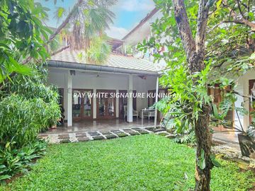 Rumah Mewah Lokasi Prime di Jalan Sisingamangaraja Jalan Lebar