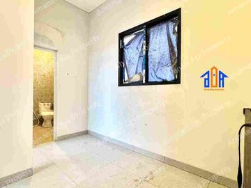 Rumah Tanah Luas Siap Huni Dalam Komplek Perumahan Nyaman
